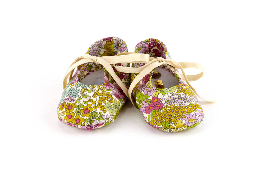 Little Royals Booties - Liberty Oeillet (carnation)